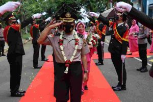 Gelar Wisuda Purna Bhakti Polres Kepulauan Seribu Diisi Dengan Acara Tradisi Gerbang Pora