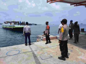 212 Penumpang Kapal Tiba di Kepulauan Seribu Utara Lakukan Scan Barcode Peduli Lindungi