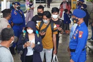PPKM Level Dua, Polres Kep Seribu Ketatkan ProKes 91 Penumpang Kapal Yang Akan Ke Pulau Melalui Dermaga Marina Ancol
