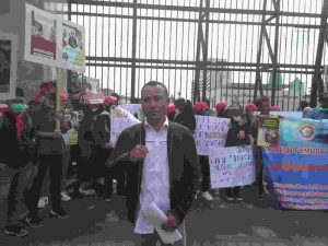 Aliansi Masyarakat Peduli HAM Gelar Aksi Damai “Salam Kemanusiaan” Di Depan Gedung DPR/MPR