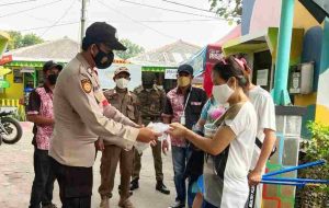 Warga di 8 Pulau Dibagikan 1.500 Masker Upaya Cegah Sebaran COVID-19