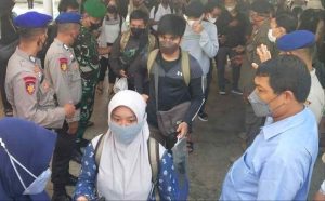 Di Dermaga Marina Ancol, 281 Wisatawan Hendak Ke Pulau Jalani Scan Barcode Peduli Lindungi