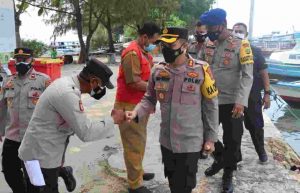 Kunjungi Pospam Ops Lilin Jaya-2021 di Wilayah Kepulauan Seribu, Kapolres: Pastikan Aman dan Nyaman dengan Tetap Menerapkan ProKes