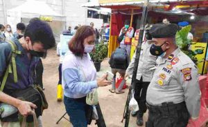 Ketatkan ProKes di Pelabuhan Kaliadem Muara Angke, Polres Kep Seribu Wajibkan 843 Wisatawan Ke Pulau Scan Barcode Peduli Lindungi