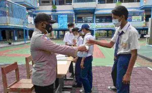 Polsek Kep Seribu Utara Himbau PTM Terbatas Hari Pertama Tetap Terapkan ProKes