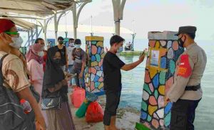 Baru Tiba Di Pulau Untung Jawa, 127 Penumpang Kapal Langsung Jalani Scan Barcode Peduli Lindungi