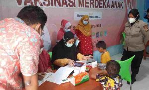 Ajak Anak Usia 6-11 Tahun di Pulau Panggang, Personel Polsek Kep Seribu Utara Sambangi Secara Door To Door