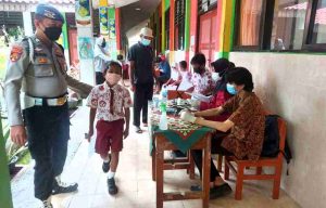 Vaksinasi Merdeka Anak Usia 6-11 Tahun, Polsek Kep Seribu Selatan Gelar Suntik Vaksin di 2 Lokasi