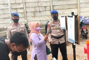 Sebelum Berangkat Ke Pulau Seribu, 276 Penumpang Kapal Diwajibkan Scan PeduliLidungi di Pelabuhan Kaliadem