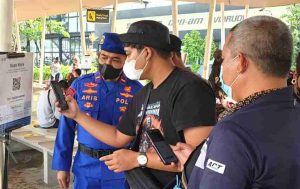 105 Penumpang Kapal Ke Pulau Seribu Scan PeduliLindungi Di Dermaga Marina Ancol