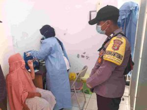 29 Lansia di Pulau Lancang Jalani Suntik Booster COVID19 Yang Diadakan Polsek Kep Seribu Selatan