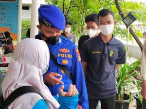 Jalani Scan PeduliLindungi Di Dermaga Marina Ancol, 148 Penumpang Kapal Berangkat Ke Pulau Seribu
