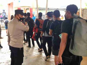 Jalani Scan PeduliLindungi Di Dermaga Marina Ancol, 360 Penumpang Kapal Berangkat Ke Pulau Seribu