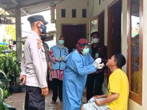 Perkuat 3T, Polsek Kep Seribu Utara Cegah Gelombang 3 COVID19 Dengan Giat Swab Antigen Door to Door