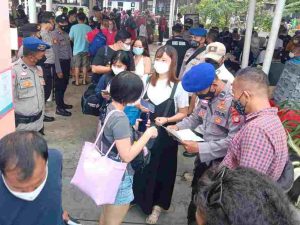364 Penumpang Kapal Hendak Ke Pulau Seribu Scan PeduliLindungi Di Dermaga Marina Ancol