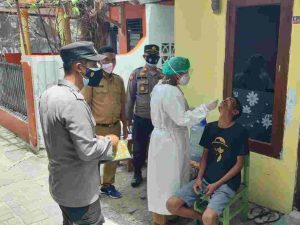 Upaya Cegah dan Putus Mata Rantai Sebaran COVID19, Polsek Kep Seribu Utara Giatkan Testing Swab Antigen Door to Door