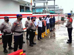 Perketat Pengawasan ProKes di Pelabuhan Kaliadem, Polres Kep Seribu Wajibkan 158 Penumpang Kapal Ke Pulau Scan PeduliLindungi