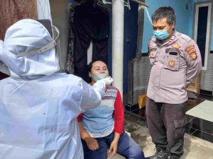 Upaya Cegah dan Putus Mata Rantai Sebaran COVID19, Polsek Kep Seribu Utara Giatkan Testing Swab Antigen Door to Door