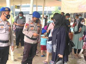 Di Dermaga Marina Ancol, 302 Penumpang Kapal Scan PeduliLindungi Sebelum Berangkat ke Pulau Seribu