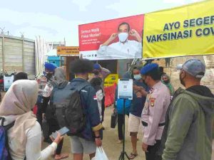 Setelah Scan PeduliLindungi di Pelabuhan Kaliadem, 144 Penumpang Kapal Berangkat ke Pulau Seribu