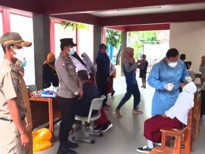 Cegah COVID19 Cluster Sekolahan, Polsek Kep Seribu Utara Gelar Testing Swab Antigen Door to Door di 2 Sekolah