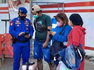 Di Pelabuhan Kaliadem, 128 Penumpang Kapal Scan PeduliLindungi Sebelum Berangkat ke Pulau Seribu