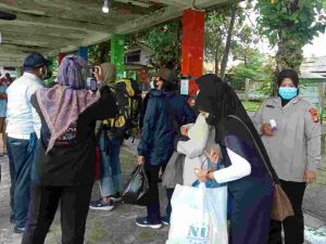 Polsek Kep Seribu Selatan Wajibkan 49 Penumpang Kapal Tiba di Pulau Tidung Scan PeduliLindungi
