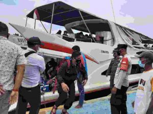 329 Penumpang Kapal Baru Tiba di Kep Seribu Selatan Scan PeduliLindungi dan Diwajibkan Taat ProKes