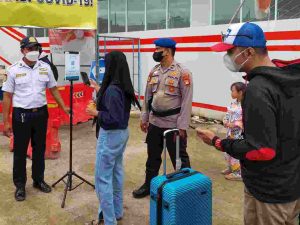 Scan PeduliLindungi di Pelabuhan Kaliadem, 178 Penumpang Kapal Berangkat ke Pulau Seribu