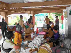 Tinjau Vaksinasi Dosis 3 di 2 Pulau, Kapolsek Kep Seribu Utara Apresiasi Warga Yang Datang Jalani Vaksin