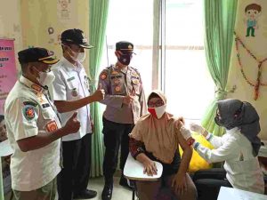 Maksimalkan Pelayanan, Polsek Kep Seribu Utara Gelar Vaksinasi Dosis 3 di Pulau Pulau Pemukiman