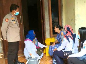 Warga di 4 Pulau Pemukiman Antusias Jalani Suntik Vaksin Dosis 3 di Gerai Vaksin Polsek Kep Seribu Utara