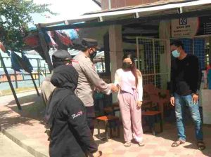 Warga di 8 Pulau Diimbau Taat ProKes dan Dibagikan 1.000 Masker oleh Polres Kep Seribu