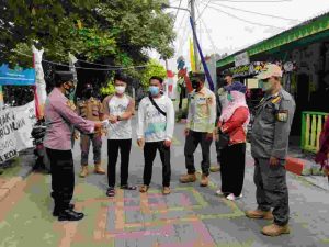 Warga di 8 Pulau Diimbau Taat ProKes dan Dibagikan 1.200 Masker Oleh Polres Kep Seribu