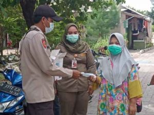 Imbau Taat ProKes, Polres Kep Seribu Bagikan 1.100 Masker ke Warganya