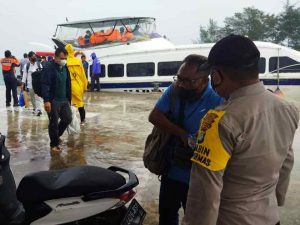 Polsek Kep Seribu Utara Wajibkan 127 Penumpang Kapal Tiba di Wilayahnya Scan PeduliLindungi