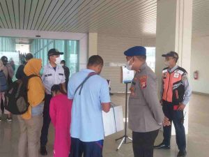 Hendak ke Pulau Seribu, 163 Penumpang Kapal Diwajibkan Scan PeduliLindungi di Pelabuhan Kaliadem