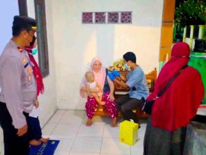 Polsek Kep Seribu Utara Ketatkan ProKes dan Wajibkan 250 Penumpang Kapal Tiba Scan PeduliLindungi