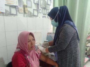 Tingkatkan Capaian Vaksinasi Booster Selama Ramadhan, Polsek Kep Seribu Utara Adakan Suntik Vaksin di Semua Pulau