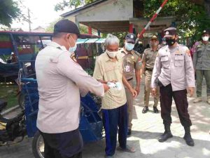 Warga di 8 Pulau diimbau taat ProKes dan dibagikan 800 Masker