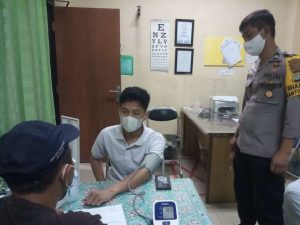 Selama Bulan Ramadhan, Polsek Kep Seribu Utara Terus Gelar Vaksinasi Booster di Pulau Pulau Permukiman