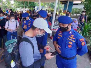 Hari ini, 669 Penumpang Kapal ke Pulau Seribu Scan PeduliLindungi di Dermaga Marina Ancol