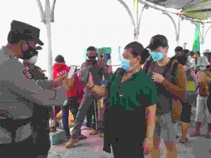 Polsek Kep Seribu Selatan Gelar Pengamanan Sholat Ied dan Imbau Warga Tetap Taat ProKes