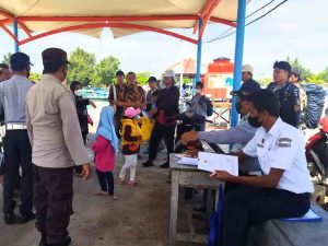 Antisipasi Arus Balik Wisatawan, Polsek Kep Seribu Utara Tempatkan Personel di Dermaga