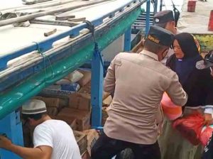 Kapolsek Kep Seribu Selatan Imbau Penumpang Kapal Gunakan Life Jacket dan Terapkan Keselamatan Berlayar