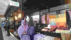 Indra Yeni Mengenal Lebih Jauh Keunikan Tenun Unggan Lansek Manih Sumatera Barat