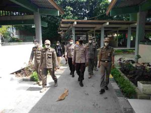Saat Patroli Pengawasan, Polsek Kep Seribu Selatan Sampaikan Imbauan Taat ProKes