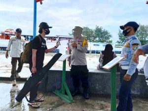 Baru Tiba di 4 Dermaga Kedatangan Pulau Permukiman, Polsek Kep Seribu Utara Wajibkan 775 Penumpang Kapal Scan PeduliLindungi