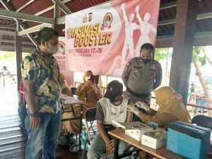 Polsek Kep Seribu Utara Meriahkan Hari Bhayangkara Ke – 76 Dengan Menggelar Vaksinasi Booster
