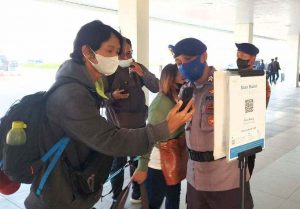Ke Pulau Seribu dari Pelabuhan Kaliadem, 325 Penumpang Kapal Jalani Scan PeduliLindungi